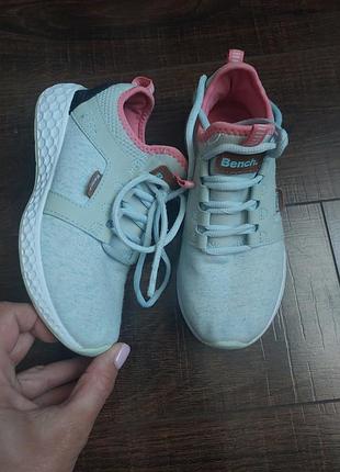 Кросівки bench