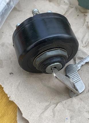 Замок зажигания/ключ сигнальных и оперативных цепей с двумя ключами, поворотный срср н1585 нов