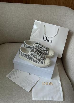 Женские белые черные кеды на платформе тренд сезона 2025 18001