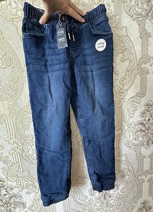 Дитячі нові джинси