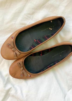 Балетки tommy hilfiger 38 розмір;