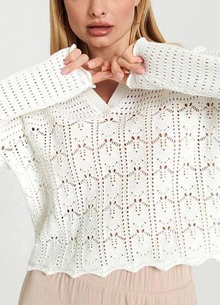 Светр вʼязаний