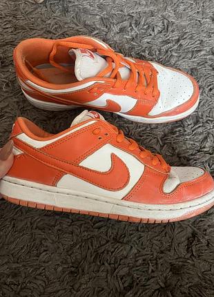 Sporty / nike — оранжеві кросівки nike, eu 40