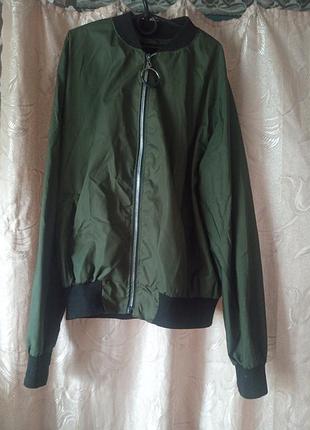 Новая ветровка, без дефектов