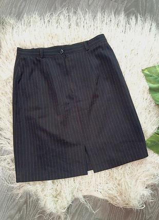Классическаю юбка миди в полоску