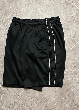 Шорты на лампасах nike