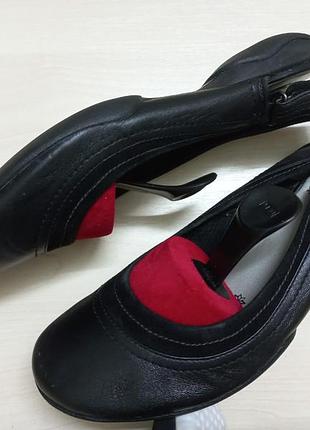 Босоножки сандали кожа жен. 38-39р.clarks индии