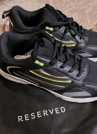 Reserved новые кроссовки р. 40