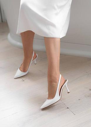 Туфли-слингбеки элегантность, комфорт и универсальность в одной паре.