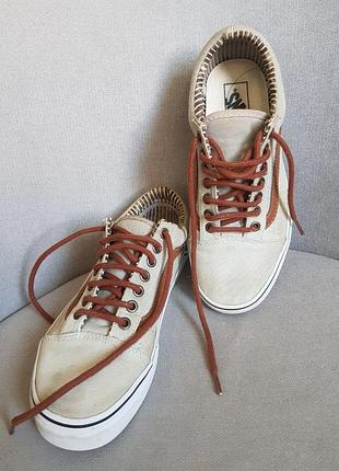 Красивые кроссовки р.39, бренда vans