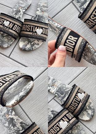 Шльопанці чорно-білі шльопки в стилі dior
