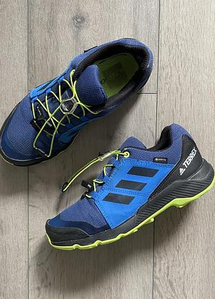 Кросівки демі adidas gore-tex 35р. оригінал