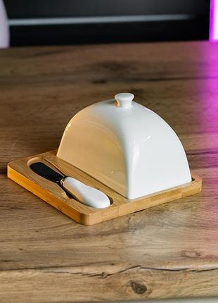 Масленка керамическая 15×15×9 см  с ножом на подставке