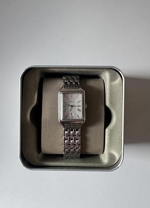 Годинник жіночий fossil майже новий (розмір регулюється за допомогою ланок)