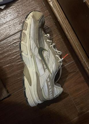 Nike снікерcи initiator hj7683 бежевий. можна за ціну домовитись
