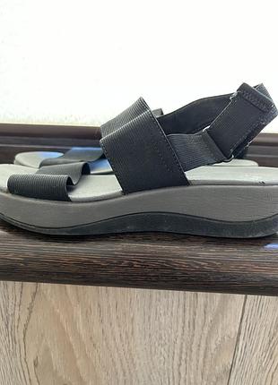 Босоніжки clark's