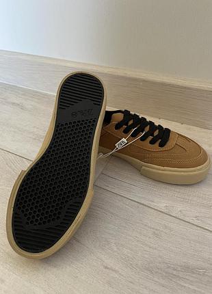 Кросівки zara