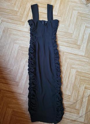 Черное длинное облегающее платье pretty little thing xs