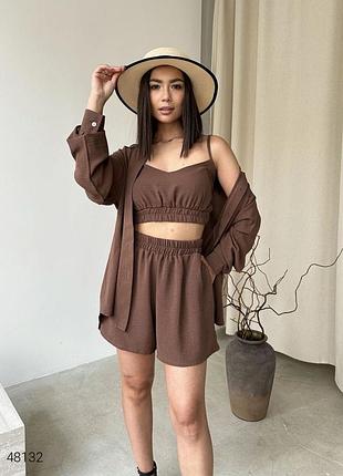 Костюм-тройка с топом, шортами и рубашкой коричневый