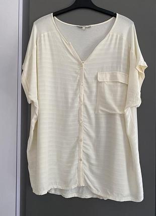 Модна футболка