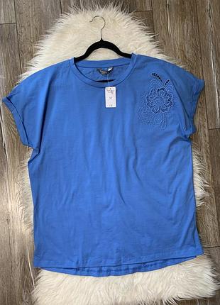 Нова футболка nutmeg