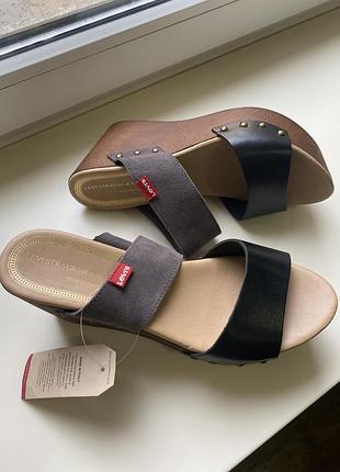 Кожаные шлепанцы на платформе levi’s,p.39