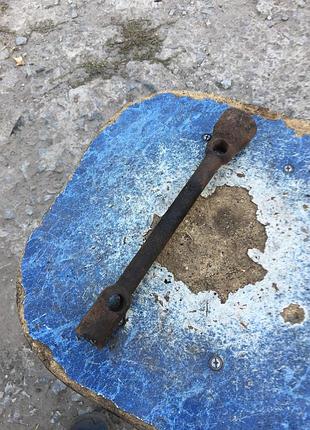 Ключ балконний ключ колісний ключ колеса автомобіля зіль газ газон камаз краз урал маз ідеал срср