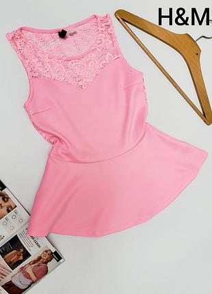 Женская розовая приталенная блуза, внизу расклешенная от бренда h&amp;m, на спине гипюр