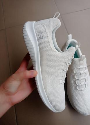 Оригінальні кросівки skechers