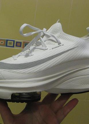 Кроссовки летние белые 42.5