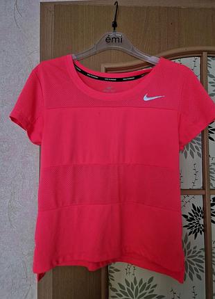 Nike xs футболка жіноча.