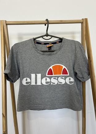 Топ укорочений ellesse