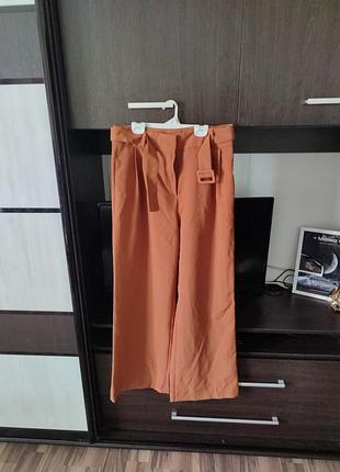 Шикарні широкі брюки кольору цегли.