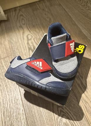 Кросівки adidas