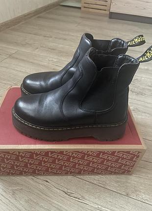 Dr. martens челсі