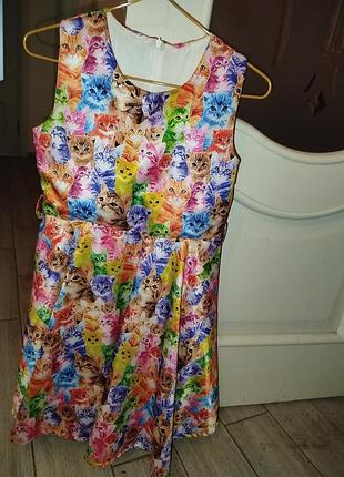 Платье с кошками на 9-10 лет. без дефектов , подкладка хлопок, не парит.