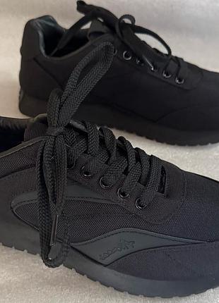 Кросівки гарної якості