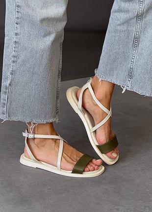 Кожаные женские босоножки