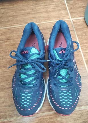 Оригінальні кросівки asics