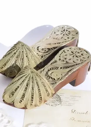 Коллекционная туфелька, скань, невероятно тонкая филигранная работа.