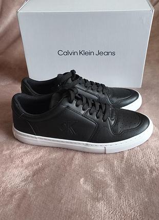 Кроссовки кеды женские calvin klein jeans 9,5m 27см на шнуровке черные
