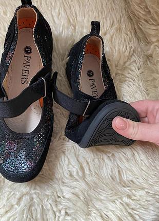 Очень качественные мягкие замшевые туфли на липучке 35 р