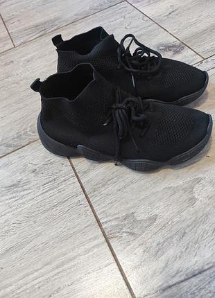 Кроссовки женские