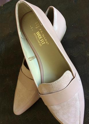 Жіночі осінні туфлі низька хода  гострий носок 41 розмір