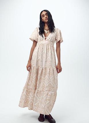 Платье с вышивкой zara,p. m