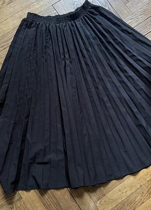 Спіжниця пліссе стильна чорна