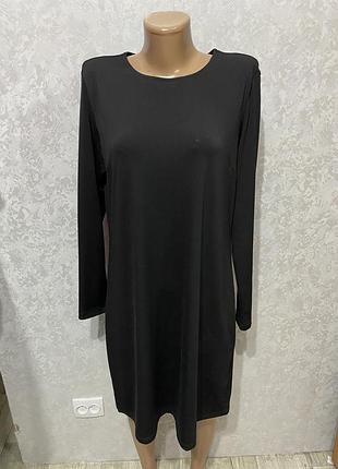 Чорна сукня