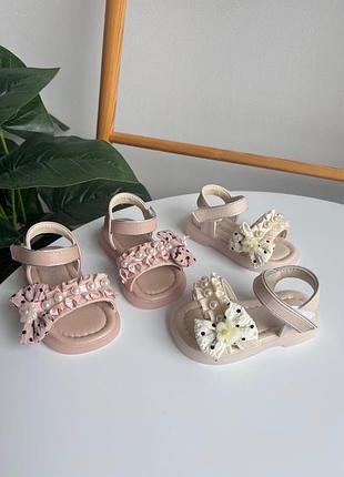 Дитячі босоніжки на дівчинку