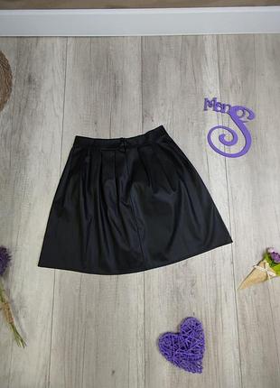 Женская короткая кожаная юбка трапеция чёрная размер м