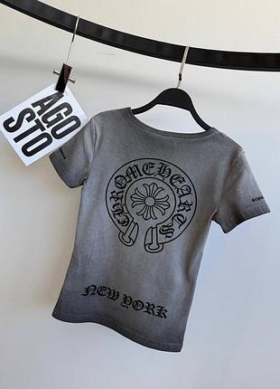 Брендова жіноча приталена футболка